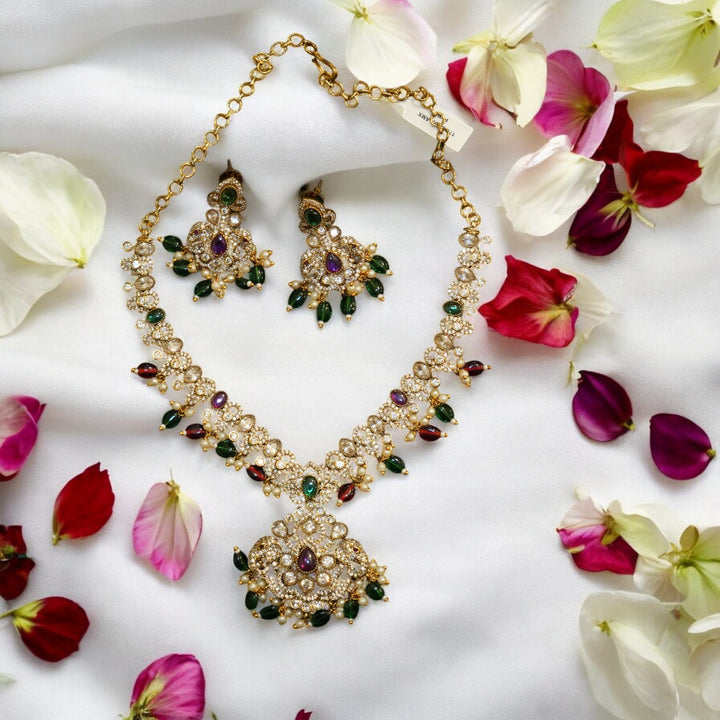 Victorian Hatti Locket Necklace Set in Green-Red