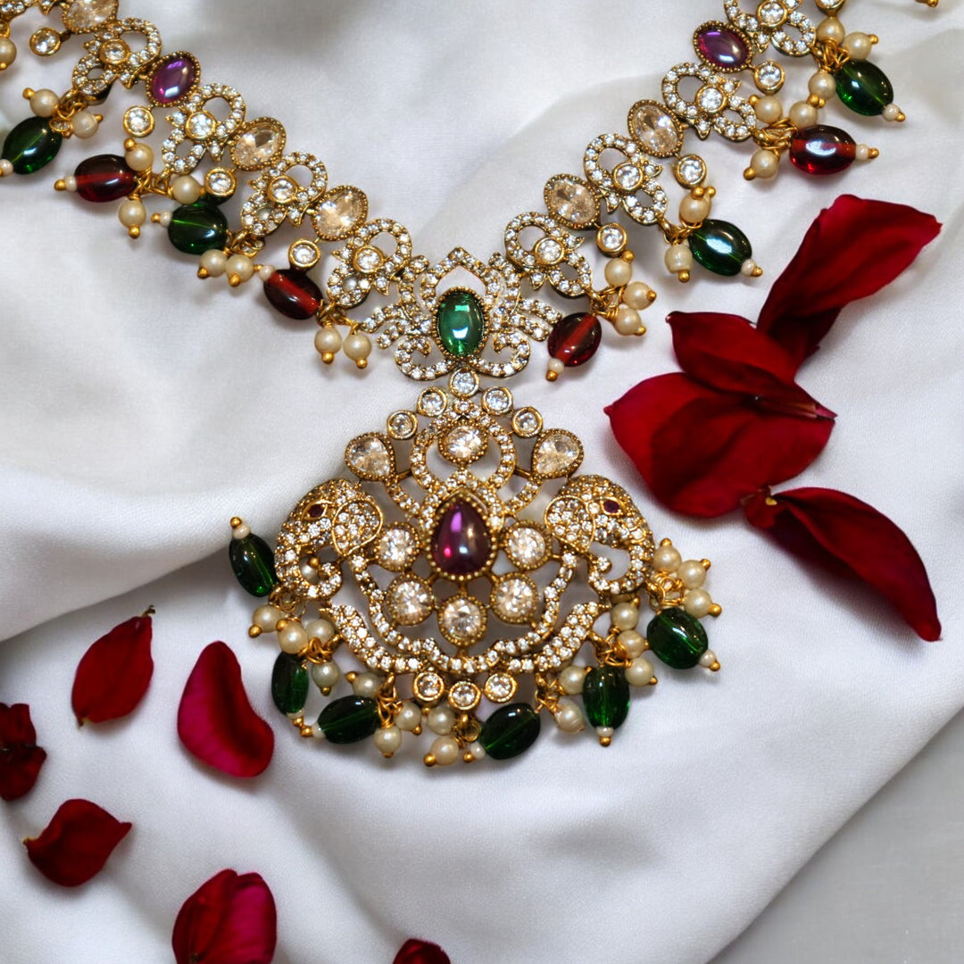 Victorian Hatti Locket Necklace Set in Green-Red