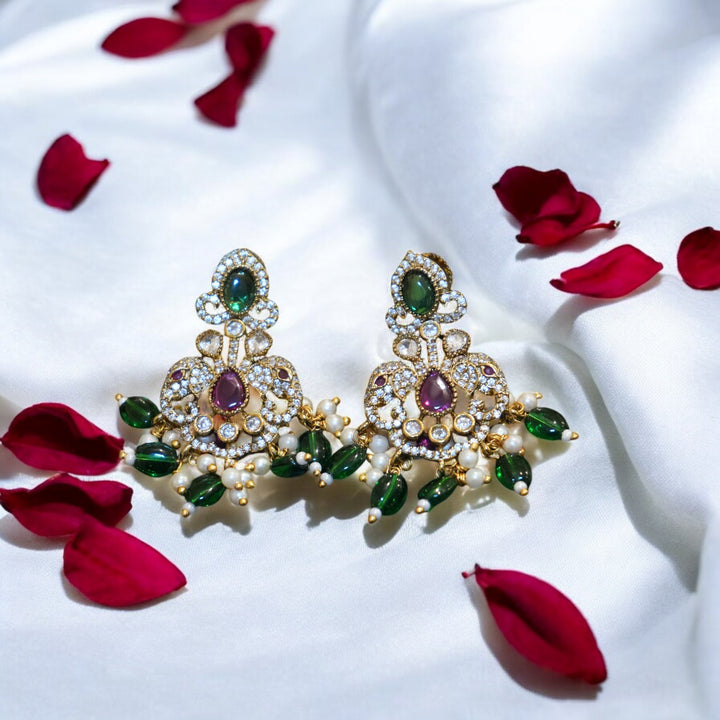 Victorian Hatti Locket Necklace Set in Green-Red